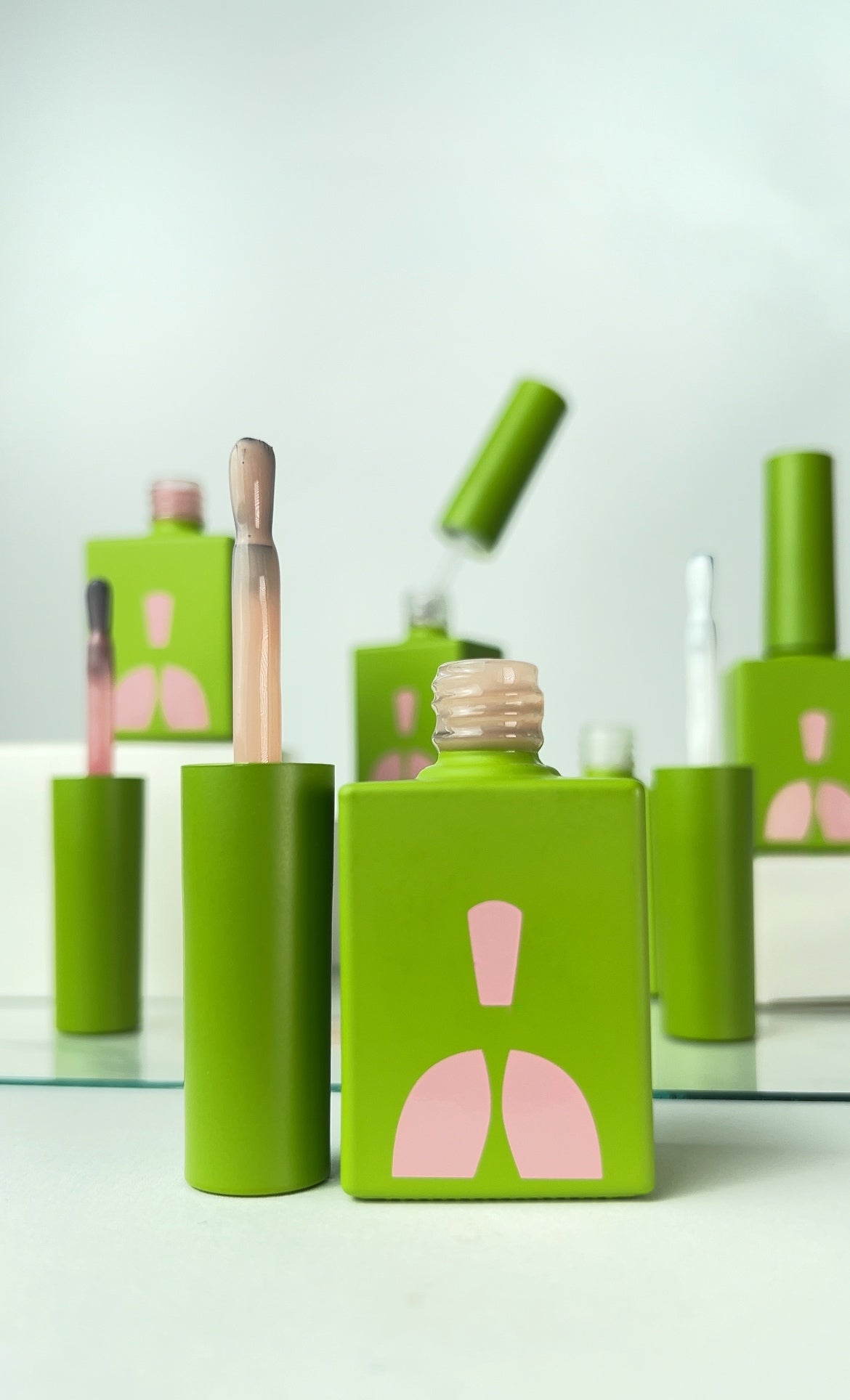 IDOLL Bottle Gel — stavebný gél na spevnenie prírodných nechtov