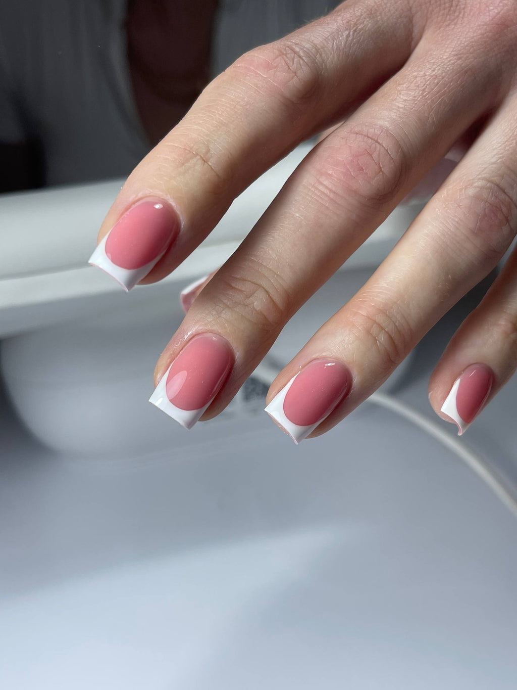 IDOLL Bottle Gel — stavebný gél na spevnenie prírodných nechtov